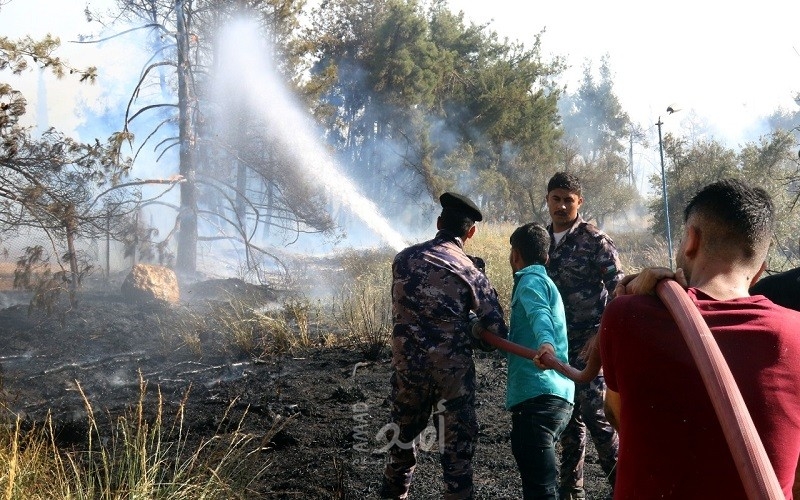 الأردن.. حريق كبير في منطقة الحمر غرب العاصمة عمان