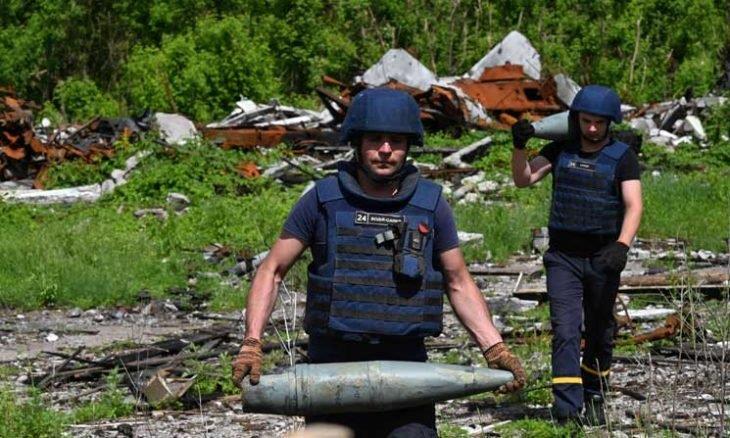 خبراء فرنسيون يجمعون أدلة على جرائم حرب محتملة في تشيرنيهيف الأوكرانية