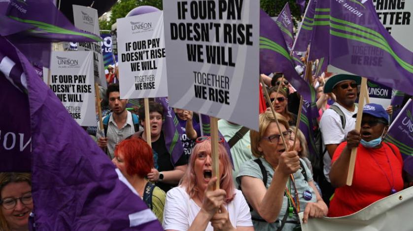الآلاف يشاركون في مسيرة بلندن للمطالبة بحل أزمة تكاليف المعيشة
