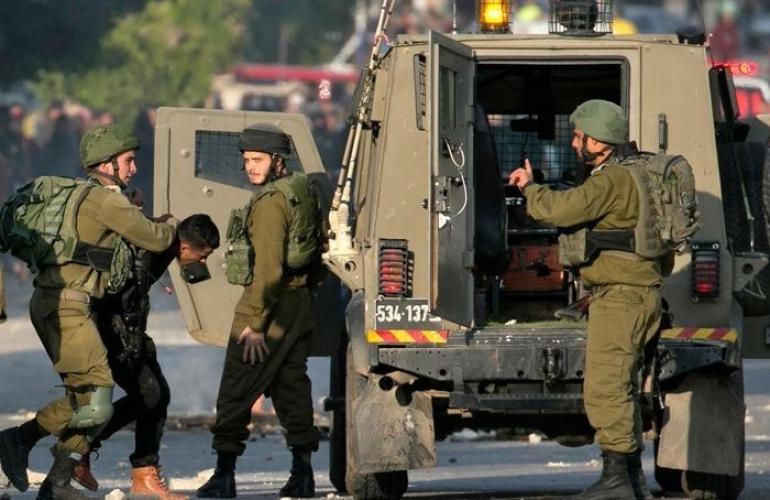 الاحتلال الإسرائيلي يشن حملة اعتقالات واسعة بالضفة والقدس