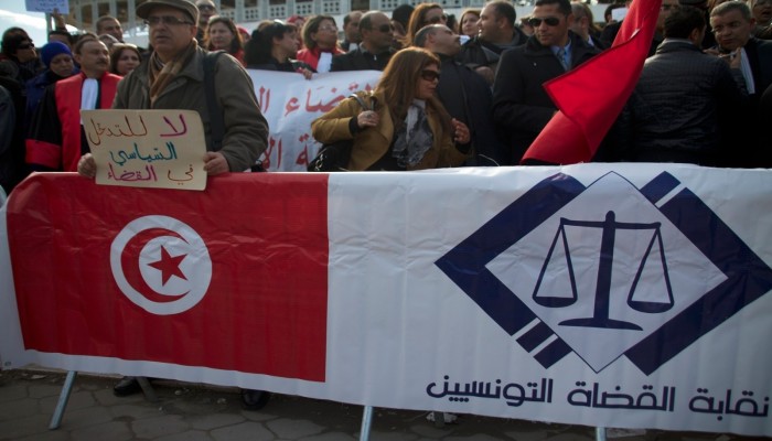 3 نقابات للقضاة في تونس تقرر تعليق الإضراب