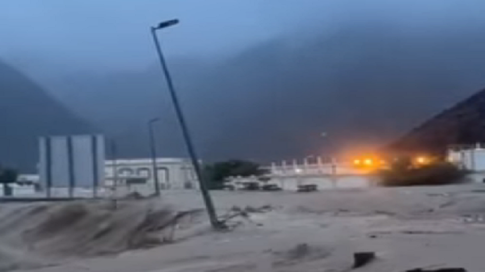 الإمارات.. السيول تخلّف 7 قتلى واستمرار عمليات الإجلاء