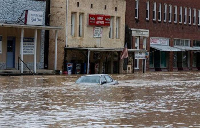 حاكم كنتاكي: ارتفاع حصيلة ضحايا الفيضانات إلى 25 قتيلا