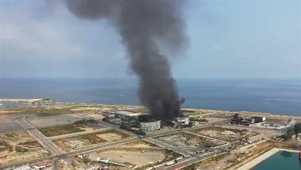 حريق كبير في الواجهة البحرية لبيروت