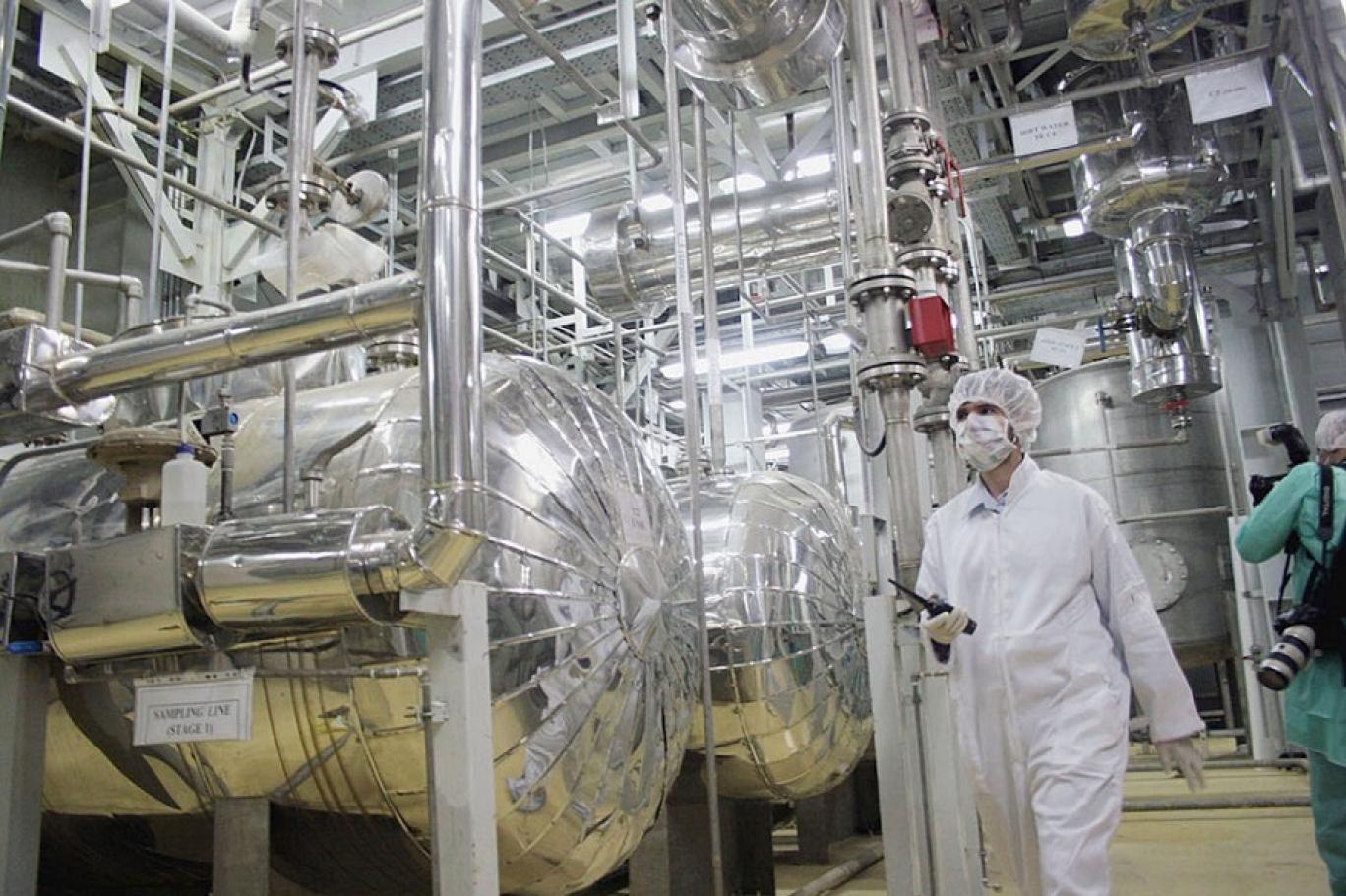 “الطاقة الذرية” تشكك في سلمية البرنامج النووي الإيراني 