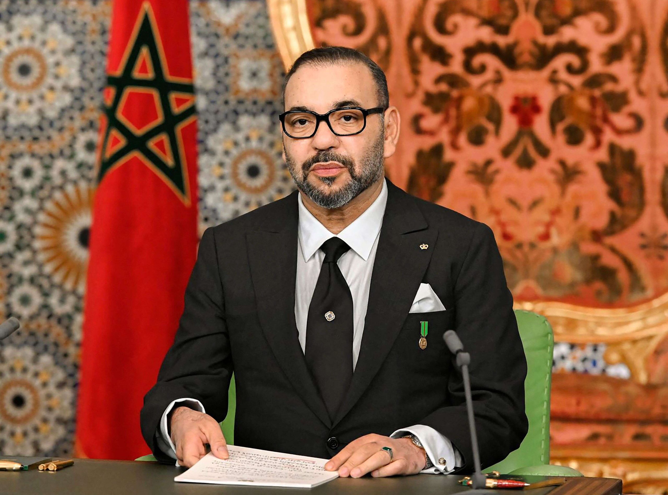جون أفريك: العاهل المغربي سيشارك في القمة العربية بالجزائر وحث زعماء آخرين على الحضور لإنجاحها