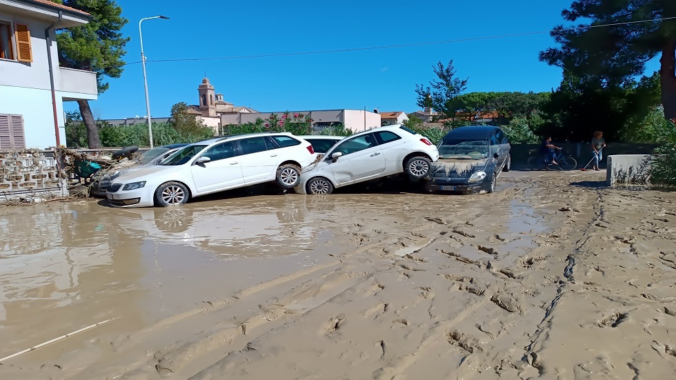 ارتفاع عدد قتلى الفيضانات في إيطاليا إلى عشرة