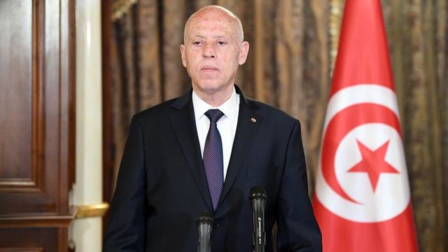 حزب تونسي: قيس سعيّد يستغل “بورصة التزكيات” لحل المجالس البلدية