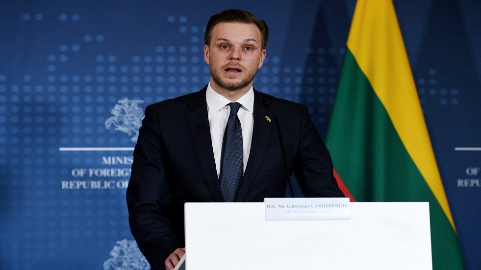 وزير الخارجية الليتواني يدعو حلفاء أوكرانيا إلى المساعدة في دفع تكاليف 