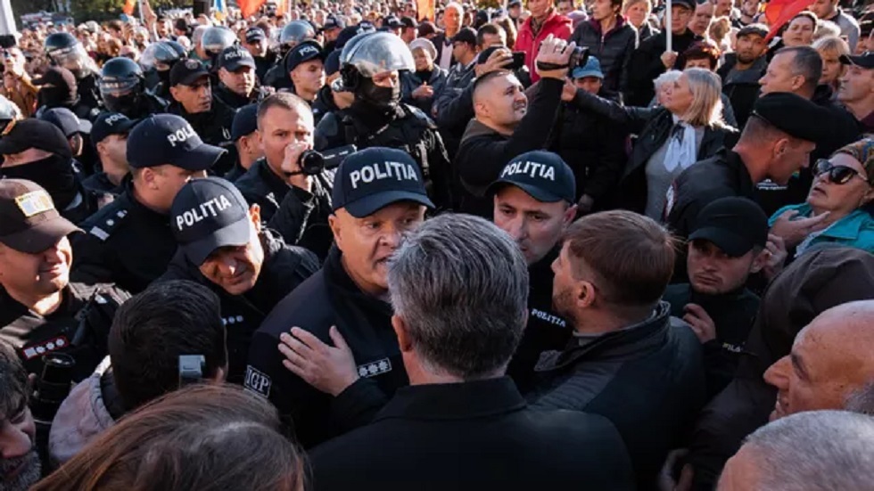 مولدوفا.. اعتقال 65 شخصًا في احتجاجات العاصمة كيشيناو