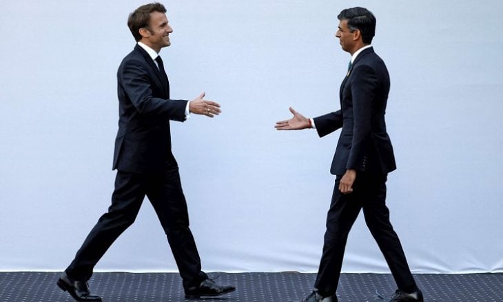فرنسا وبريطانيا تعلنان إحراز “تقدّم” للتوصل إلى اتفاق جديد حول الهجرة غير الشرعية