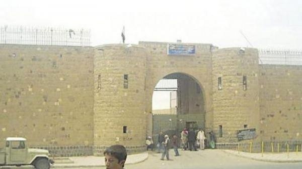مليشيا الحوثيين تنكل بعشرات المختطفات في السجن المركزي بصنعاء