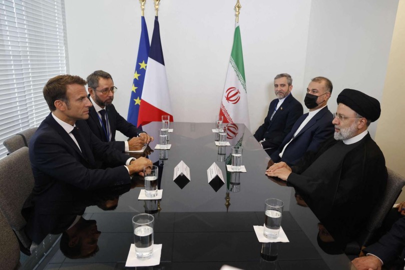 باريس تعلن ارتفاع عدد المعتقلين الفرنسيين في إيران إلى سبعة وتندّد بـ”ابتزاز” طهران