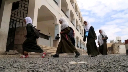 مليشيا الحوثيين تمنع الرحلات المدرسية دون موافقتها وتفرض مشرفين على الرحلات