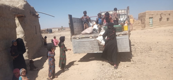مليشيا الحوثيين تهجر عشرات الأسر من سكان مديرية 