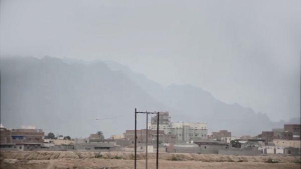 ميليشيا الحوثيين تستهدف بقصف صاروخي مباشر قرية آهلة بالسكان جنوب الحديدة