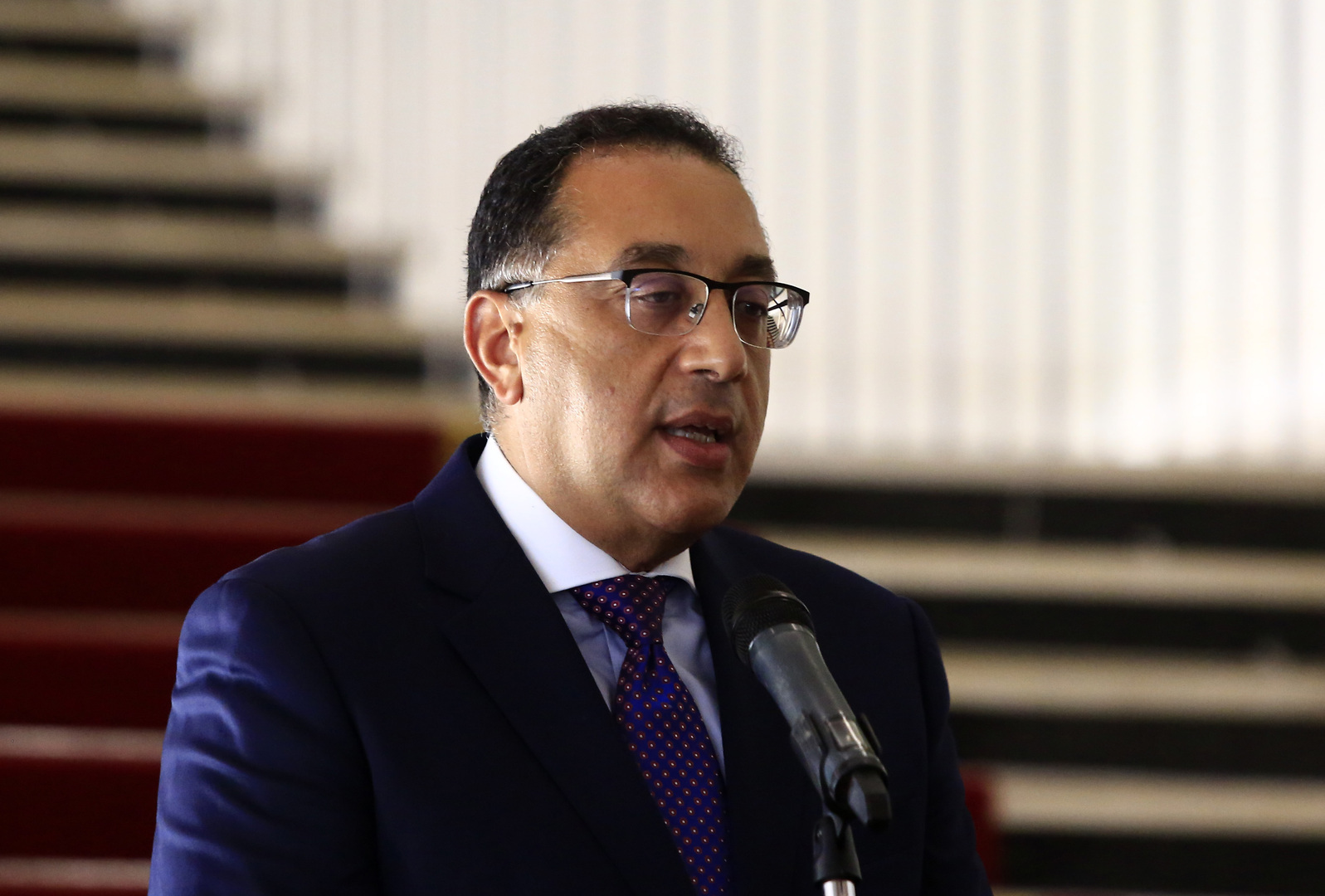 مصادر تكشف حقيقة إقالة رئيس وزراء مصر الحالي