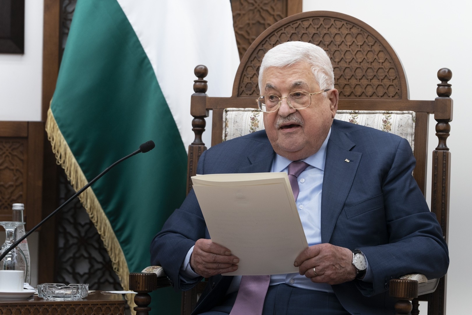 محمود عباس: لن نقبل بمواصلة ممارسات الاحتلال باستهداف الوجود المسيحي والمسيحية في منطقتنا