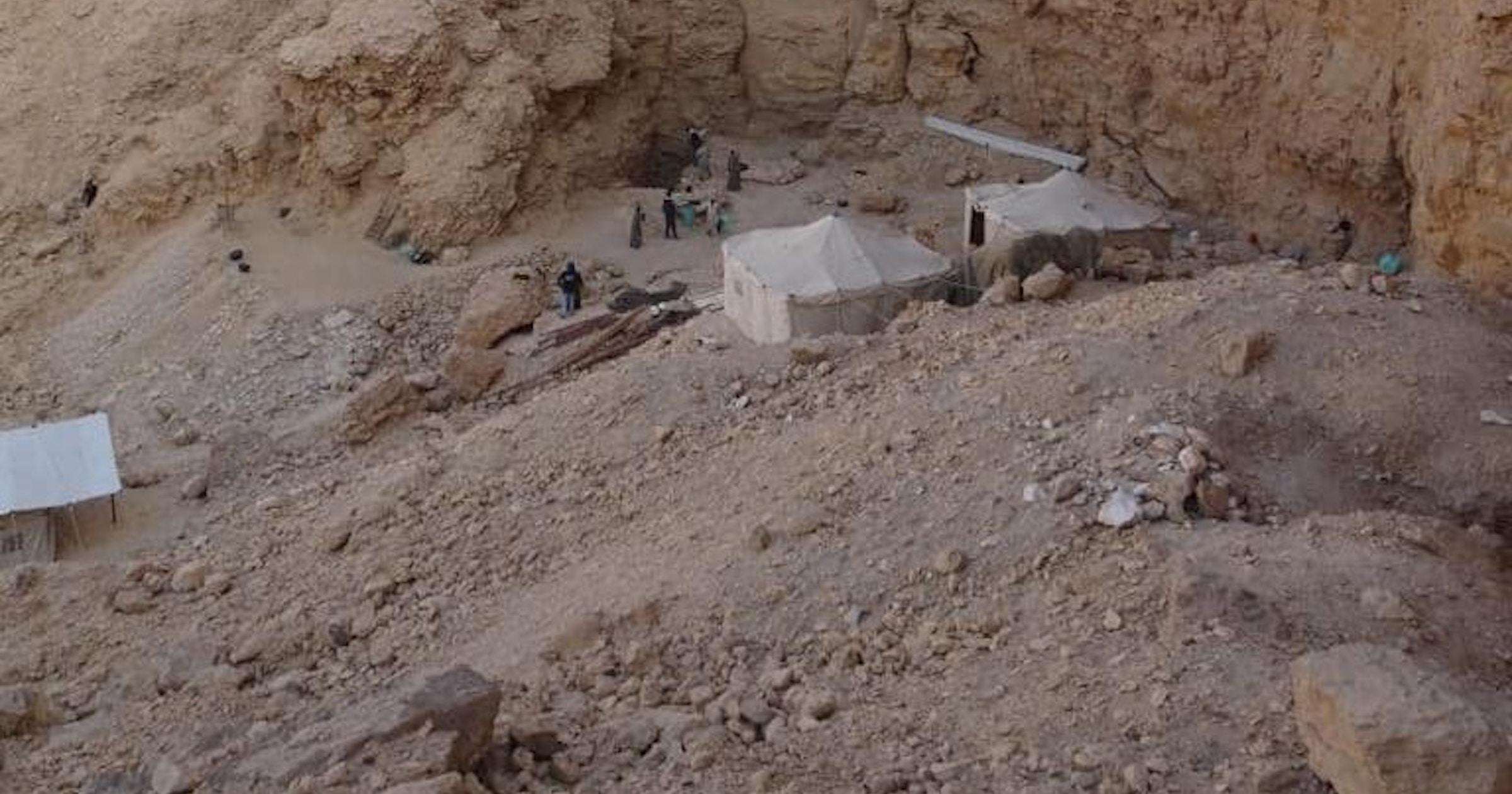 مصر .. الكشف عن مقبرة ملكية جديدة في الأقصر