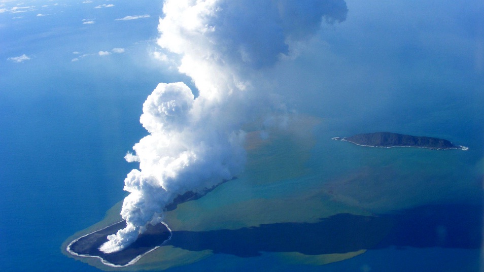 أقوى مئات المرات من القنبلة الذرية.. كيف غيّر بركان هونغا تونغا من تركيبة الغلاف الجوي؟
