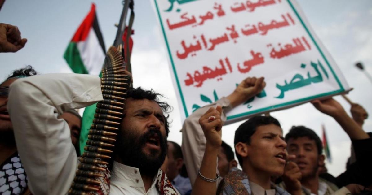 عكاظ: سياسة المواءمة لا تجدي مع ميليشيا الحوثيين بل تقود لانفجارات كارثية 
