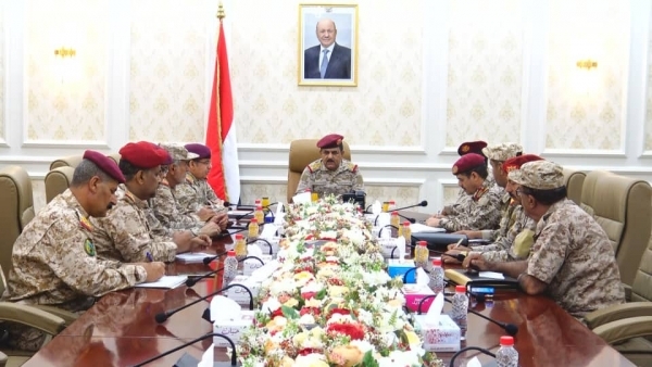 عدن.. وزير الدفاع يشدد على تأمين الدعم اللوجستي لمنتسبي المؤسسة العسكرية