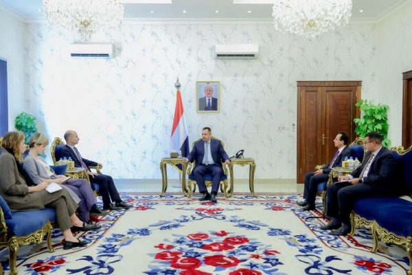 السفير الفرنسي يجدد موقف بلاده الداعم للحكومة اليمنية في الحفاظ على الاستقرار الاقتصادي