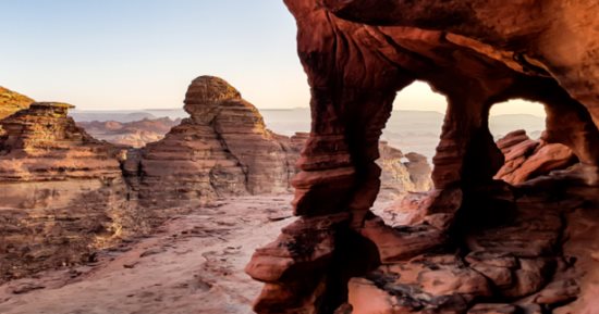 هياكل قديمة في الصحراء العربية تكشف أجزاء من طقوس غامضة! 
