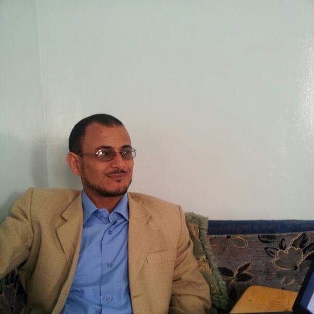 شاعر يمني يهْدِيْ قصيدته للجزائر: شعباً ونظاماً (وقِطَّةً وإِماماً)!