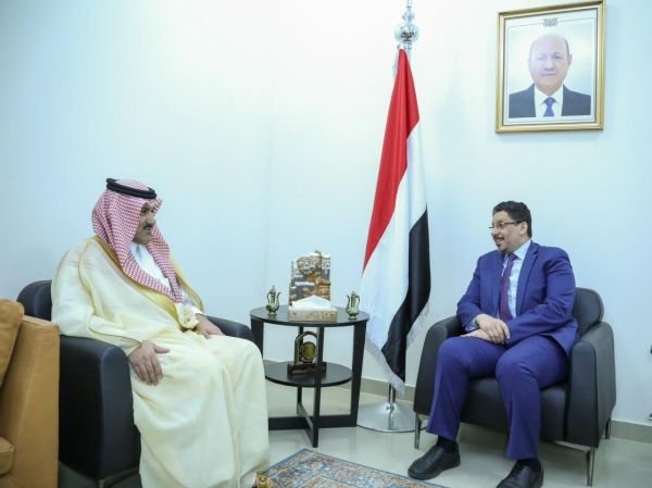وزير الخارجية يبحث مع السفير السعودي نتائج الجهود المبذولة لإحلال السلام في اليمن