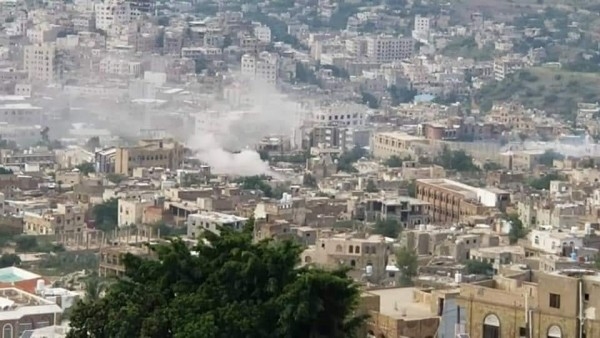 من بينهم طفلة.. استشهاد وإصابة 12 مدنيًا في قصف استهدف منزلا غربي تعز