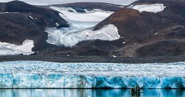 أزمة التلوث: طحالب ملوثة بالجزيئات البلاستيكية في جليد القطب الشمالي 