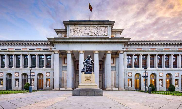 متحف لعرض فنون المجموعة الملكية للجمهور في إسبانيا 