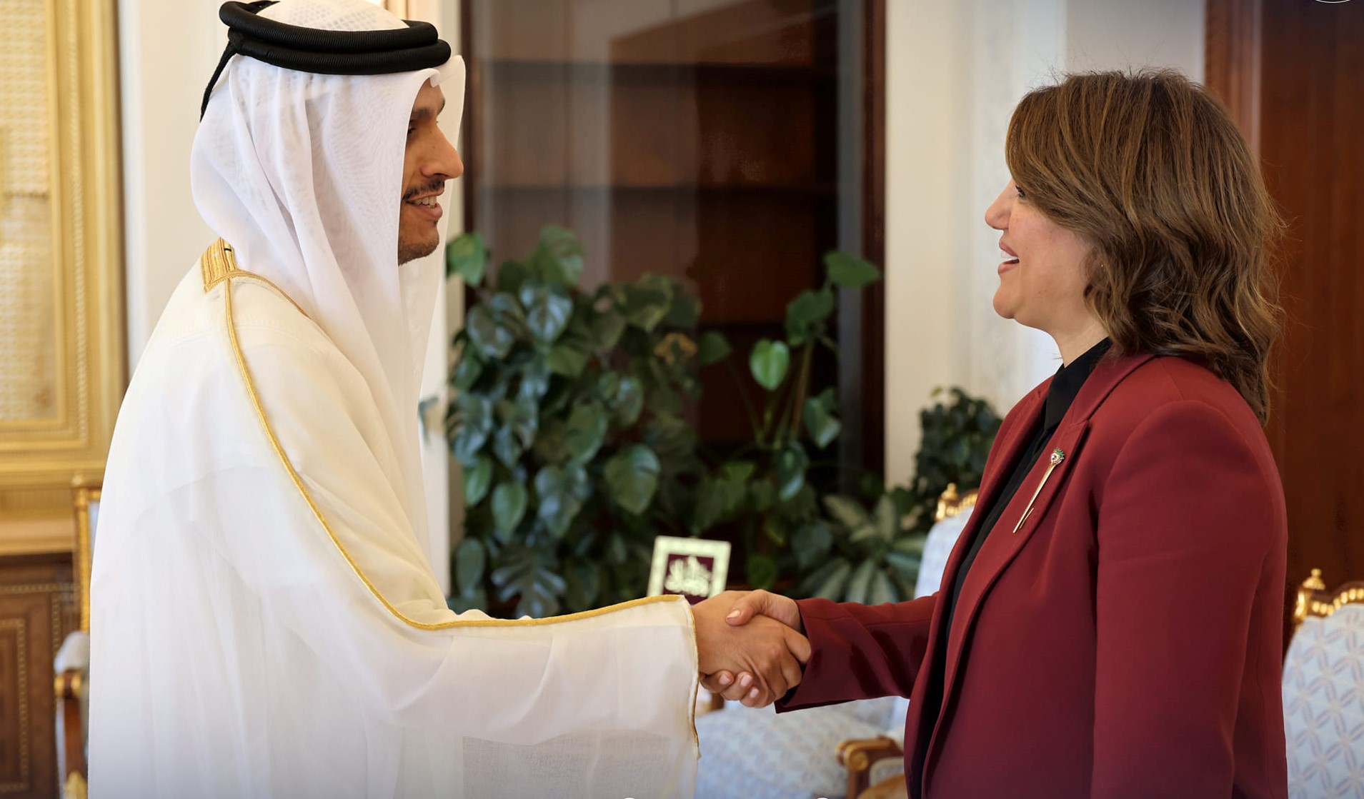  نجلاء المنقوش تزور الدوحة وتلتقي وزير الخارجية القطري