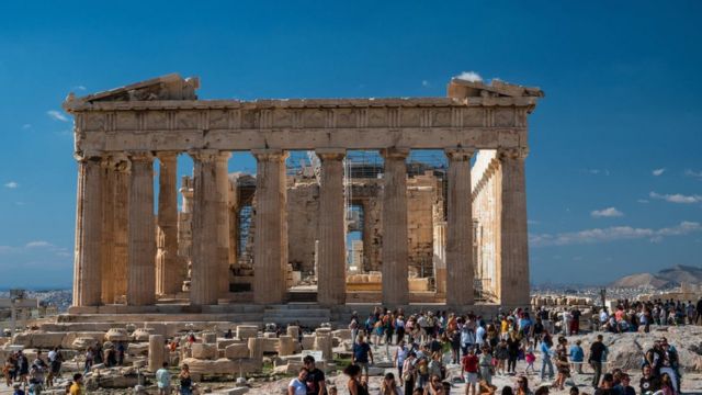 بعد 17 عاماً.. اليونان تستعيد قطعاً أثرية مسروقة من تاجر بريطاني