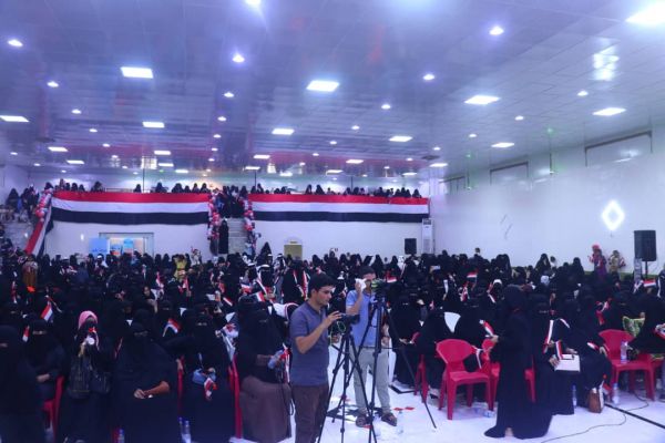 مهرجان حاشد للمكونات النسائية في مأرب إحياءً للذكرى الـ33 للوحدة اليمنية