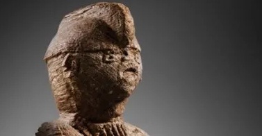 دار سوثبى للمزادات تعرض تمثالاً أفريقيًا لحضارة مبمى.. 