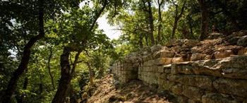 علماء الآثار بدأوا دراسة الجدار الدفاعي لقلعة مانغوب في القرم