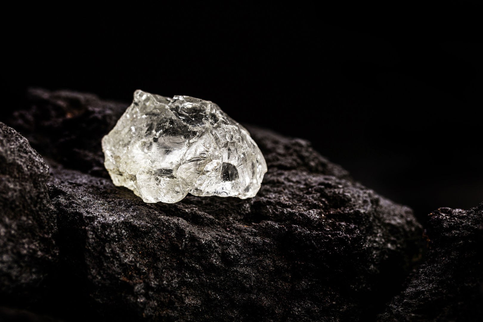 ينابيع الماس تتفجر من مركز الأرض مع تفكك القارة العملاقة