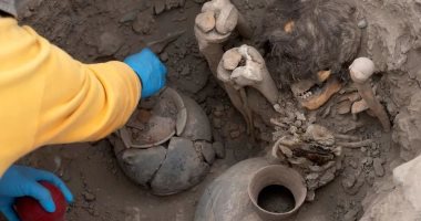 اكتشاف 8 مومياوات وثروة من القطع الأثرية في بيرو