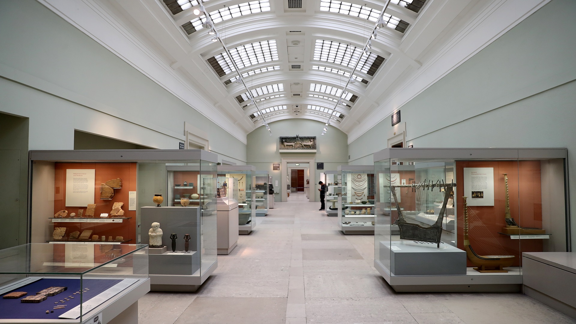 العثور على نحو 350 من بين ألفي قطعة مسروقة من المتحف البريطاني