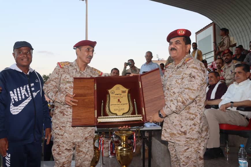 وزير الدفاع يشهد اختتام بطولة الدوري العسكري في عدن