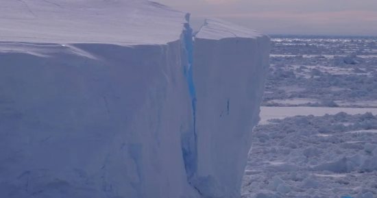دراسة جديدة تطالب بضرورة اتخاذ تدابير مناخية عاجلة لتجنب كارثة الغطاء الجليدي 