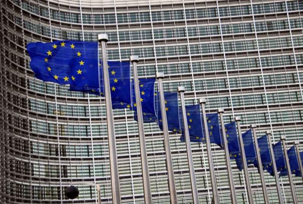 اليوم الخميس.. الاتحاد الأوروبي يبحث تشكيل بعثة لحفظ الأمن في البحر الأحمر