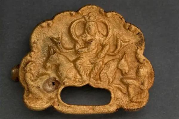 اكتشاف حلى ذهبية عمرها 1500 عام.. تصور الملك المتوج في كازاخستان 