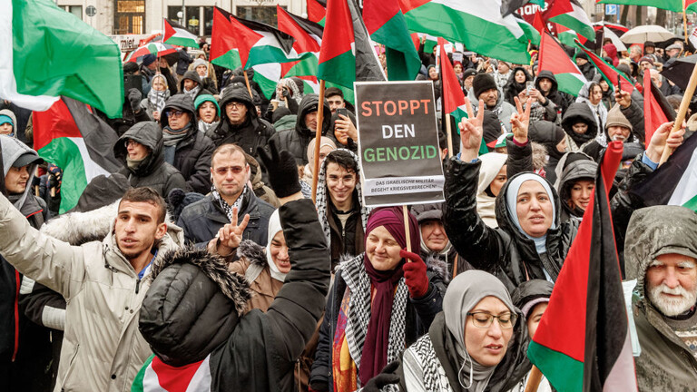 مثقفون من حول العالم يدعون لمقاطعة ألمانيا بتهمة قمعها الصوت الفلسطيني