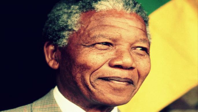 تروي مسيرته الطويلة نحو الحرية ووقوفه ضد التمييز العنصري.. أبرز الكتب التي تروي تجربة نيلسون مانديلا النضالية