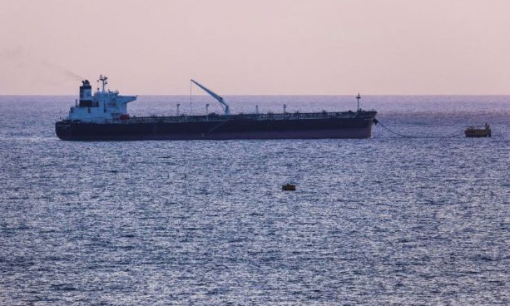 المركزية الأمريكية تنفي ادعاءات حوثية باستهداف سفينة في خليج عدن