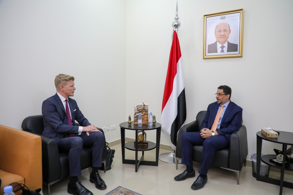 وزير الخارجية يناقش مع المبعوث الأممي آخر التطورات في اليمن