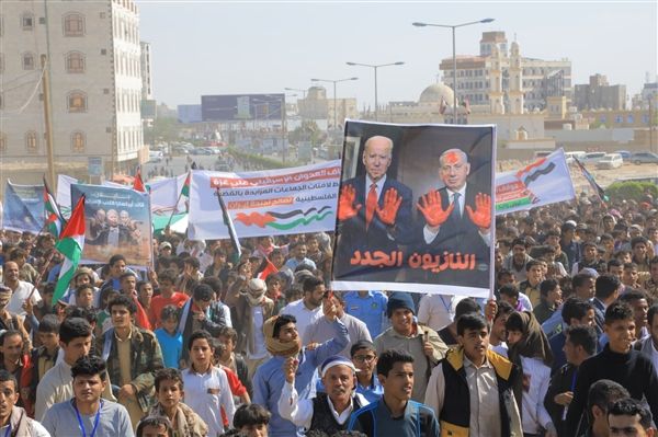حشود جماهيرية غاضبة في مأرب تنديدا بجرائم الاحتلال الإسرائيلي المستمرة في قطاع غزة